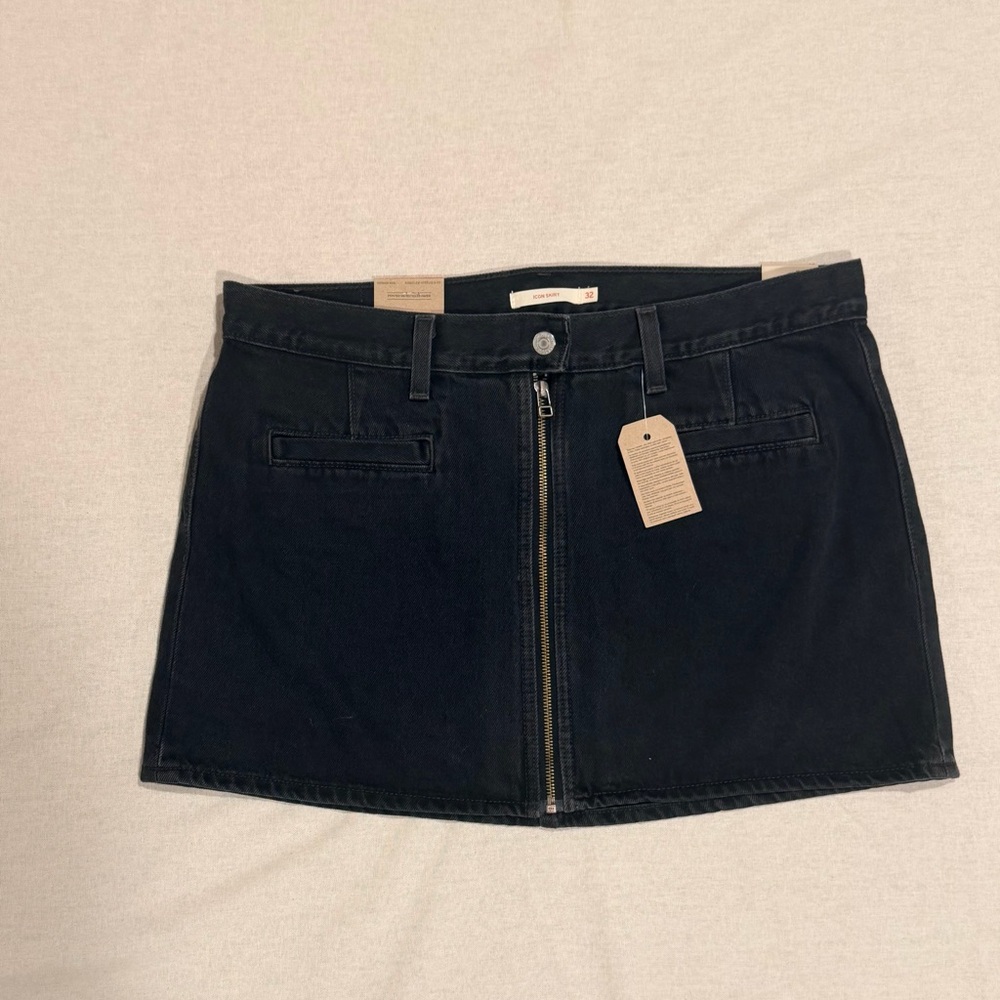 Levi's MOTO ICON SKIRT Black Front-Zip Mini Skirt